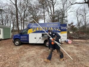 plumber replacing pipes